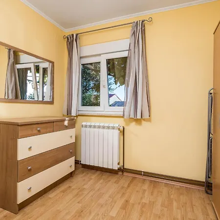 Stunning In With Kitchen 아파트