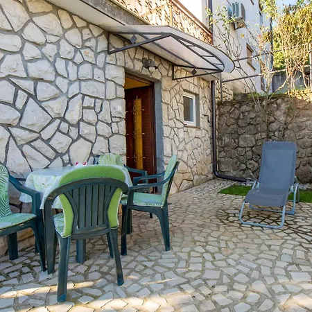 1 Bedroom Amazing In Lejlighed Lovran