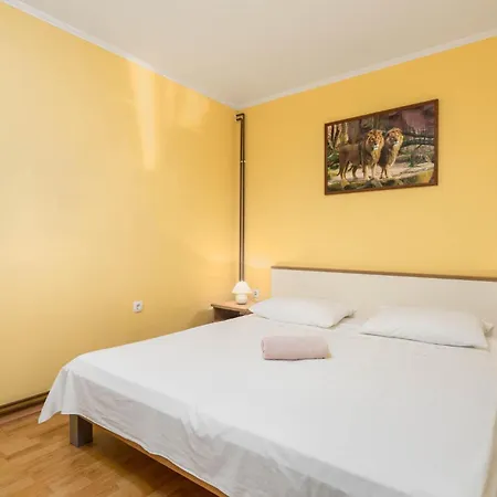 1 Bedroom Gorgeous In
